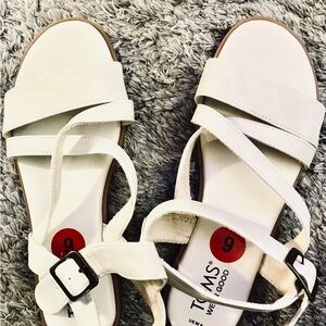 TOMS Women's White Sandals sz 6